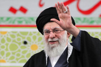 كايا تعتبر مقتل خامنئي لحظة فارقة