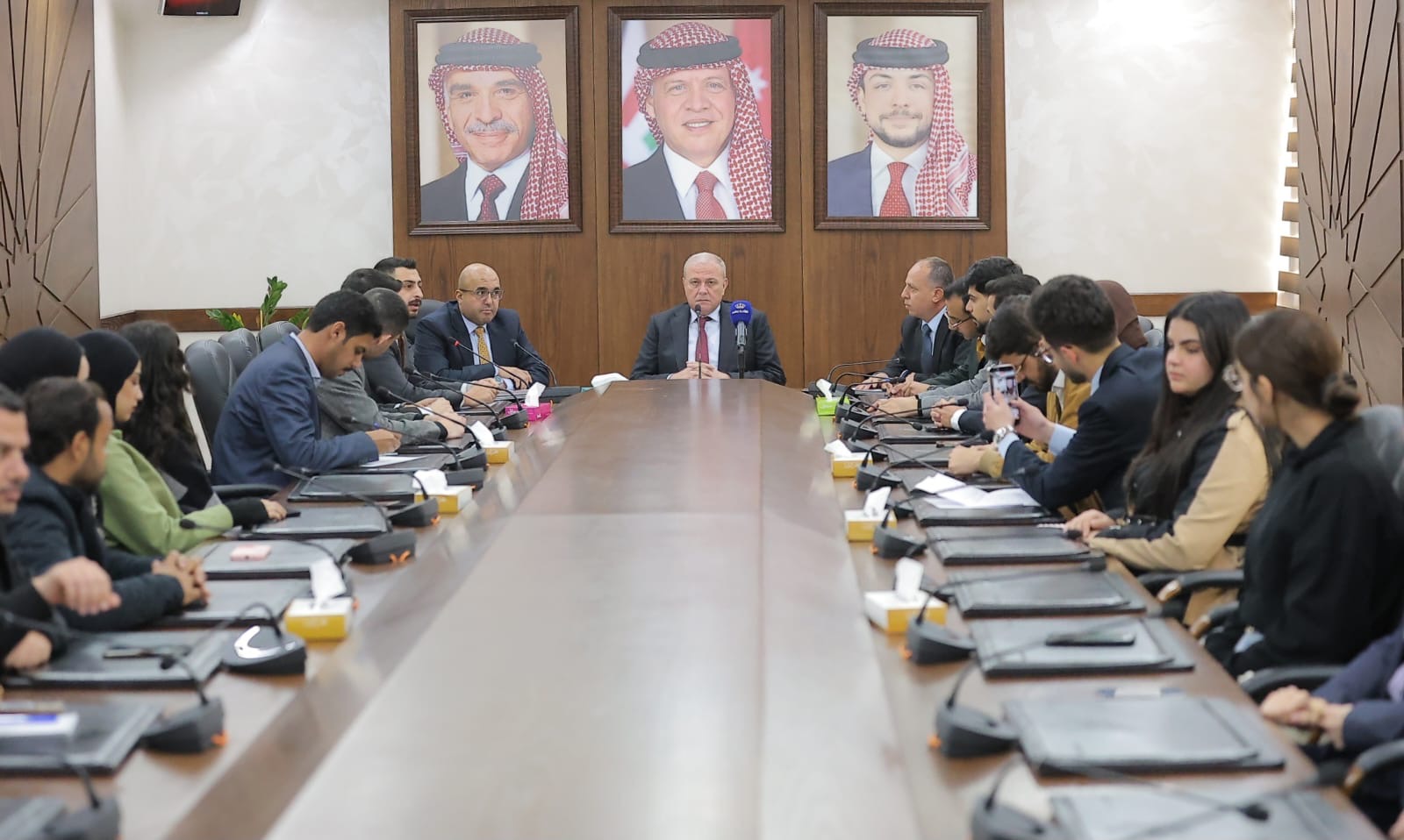 عطية يلتقي برنامج الزمالة البرلمانية.