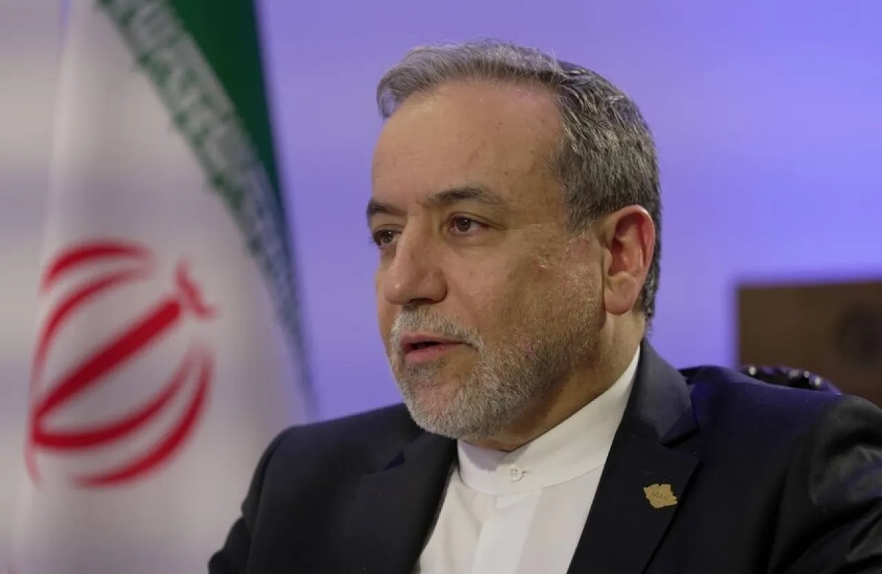 إيران: الولايات المتحدة “ستندم بمرارة” على ضرب فرقاطتنا البحرية