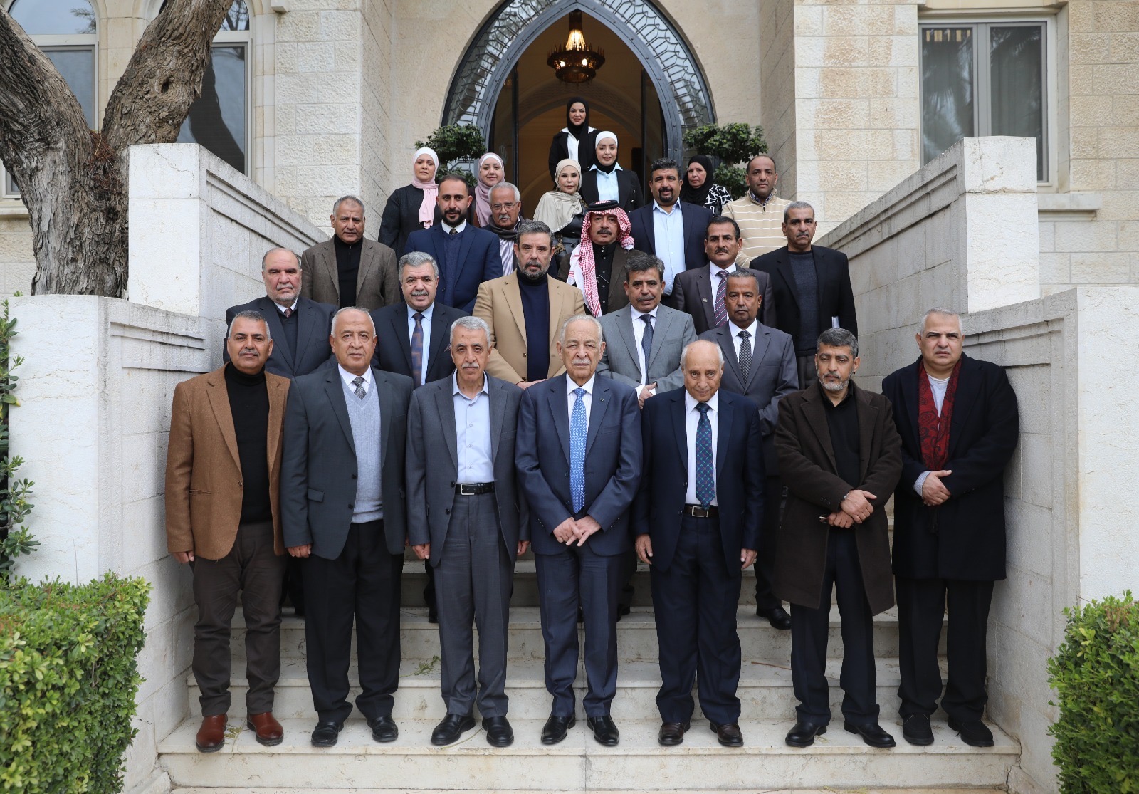 *العيسوي يلتقي وفدا من أبناء عشيرة الرتيمة*