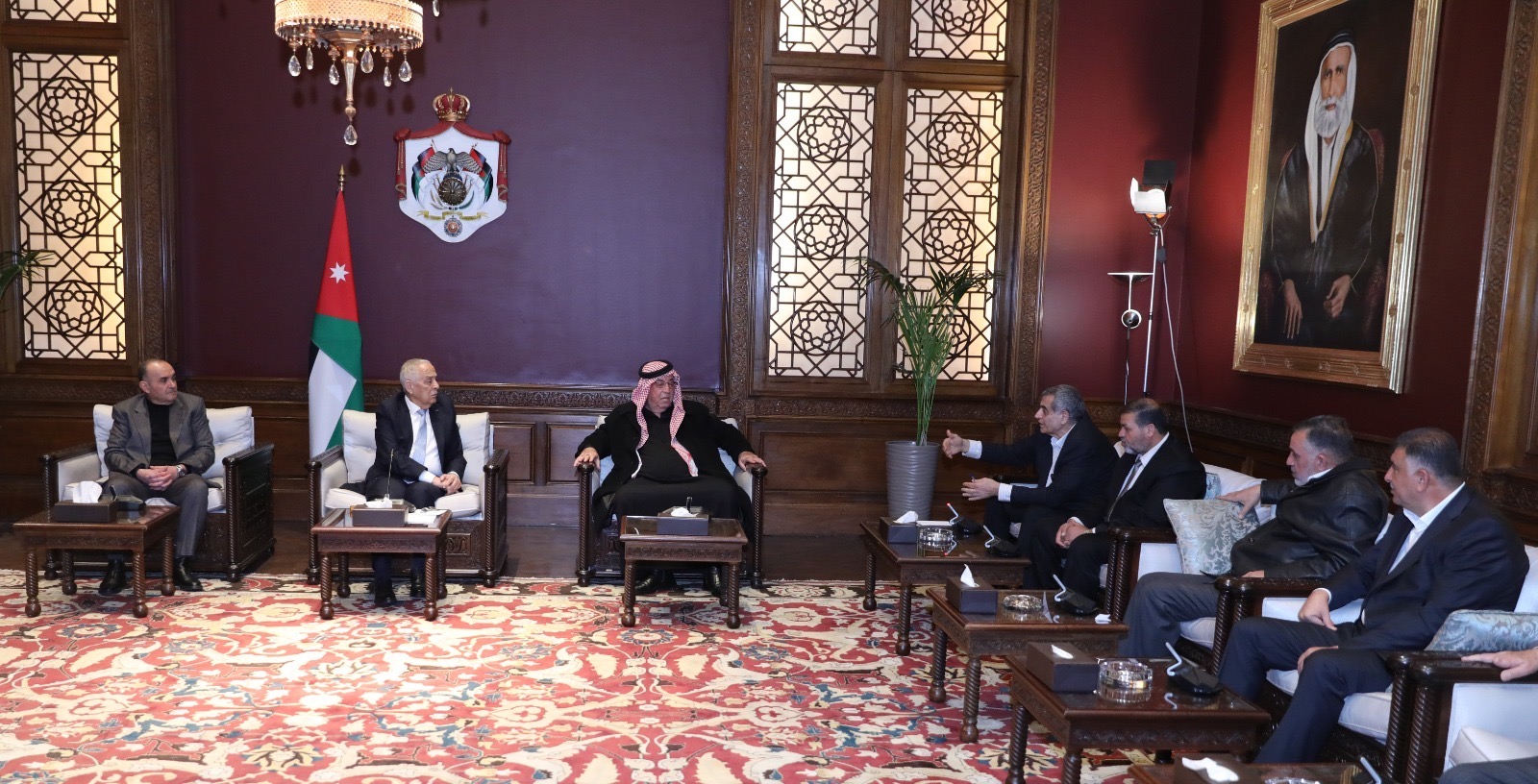 *العيسوي يلتقي وفدا من الجمعية الأردنية للمحافظة على التراث – السلط*