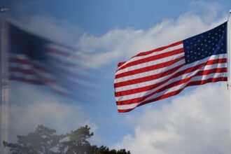 وزير الخزانة الأمريكي يتوعد إيران الليلة بقصف مدمر