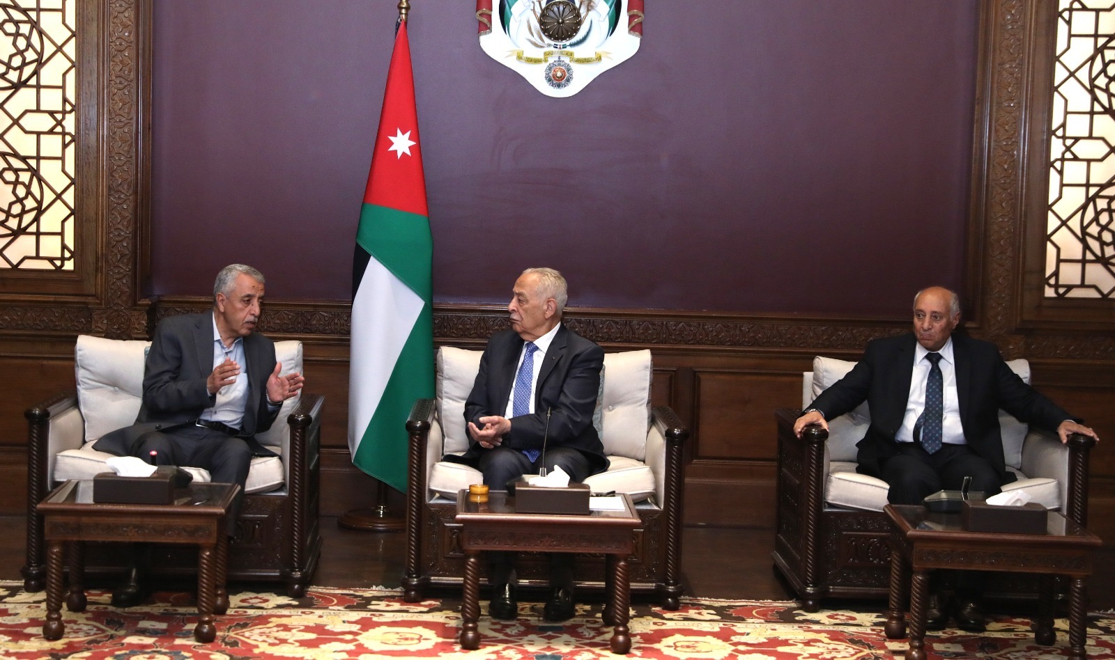 *العيسوي يلتقي وفدا من أبناء عشيرة الرتيمة*