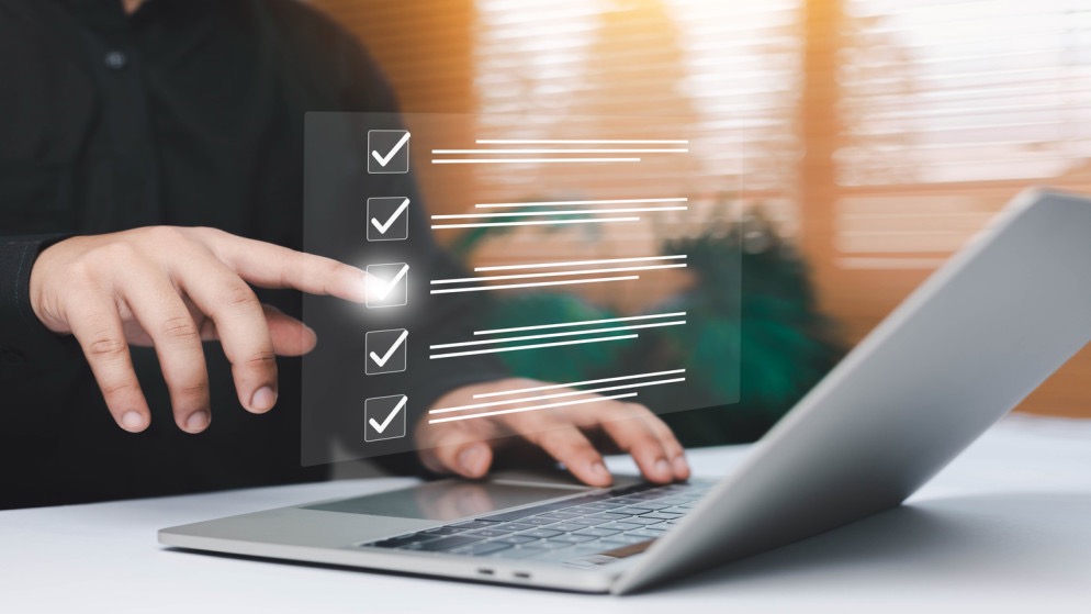 انتهاء استقبال آراء الموظفين حول دوام 4 أيام أسبوعيًا