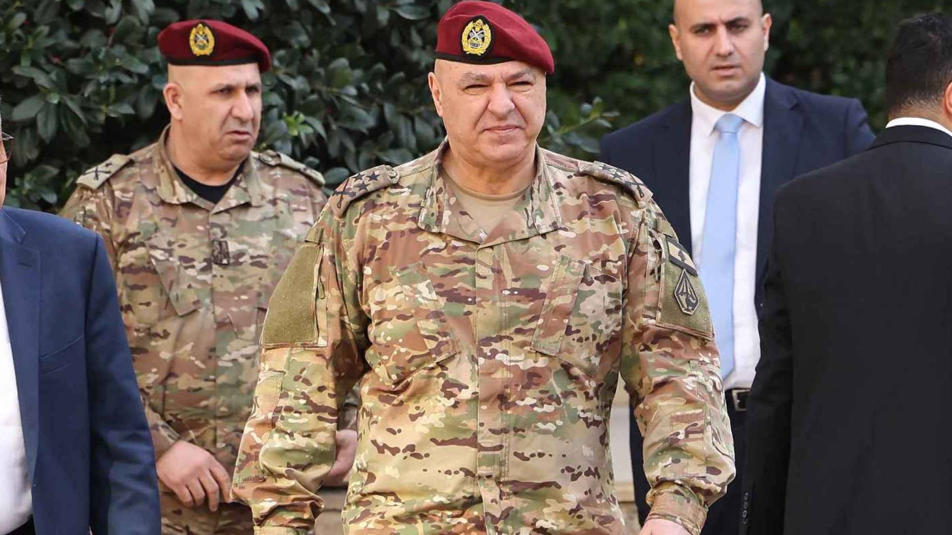 جلسة حكومية وتنكيس الأعلام حدادًا على الشهداء في لبنان