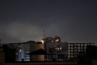 رويترز: احتفالات في شوارع إيران بعد إعلان ترامب مقتل خامنئي