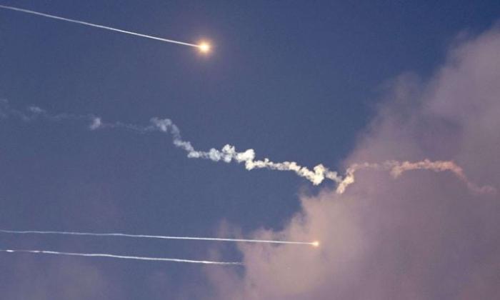 صورة حول : دوي انفجارات واعتراضات صاروخية في عواصم خليجية مع اتساع رقعة التصعيد العسكري دوي انفجارات واعتراضات صاروخية في عواصم خليجية مع اتساع رقعة التصعيد العسكري