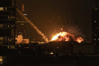 انفجارات تهز القدس وإسرائيل تمدد حالة الطوارئ