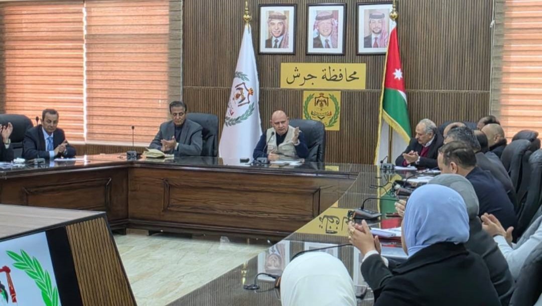 محافظ جرش يؤكد الجاهزية الكاملة للأجهزة والمؤسسات