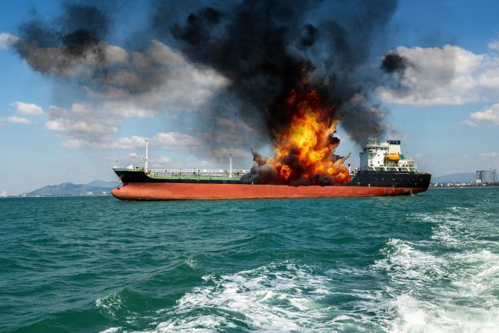 صورة حول : هجوم بزورق مسيّر يستهدف ناقلة نفط قبالة سواحل مسقط ومقتل شخص هجوم بزورق مسيّر يستهدف ناقلة نفط قبالة سواحل مسقط ومقتل شخص