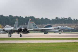 ستارمر: بريطانيا تسمح باستخدام قواعدها للعمليات الدفاعية الأميركية ضد إيران