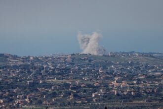 إنذار إسرائيلي بإخلاء 30 بلدة وسقوط عشرات القتلى