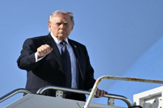 ترامب ينتقد تأخر لندن في السماح باستخدام قاعدة دييجو جارسيا