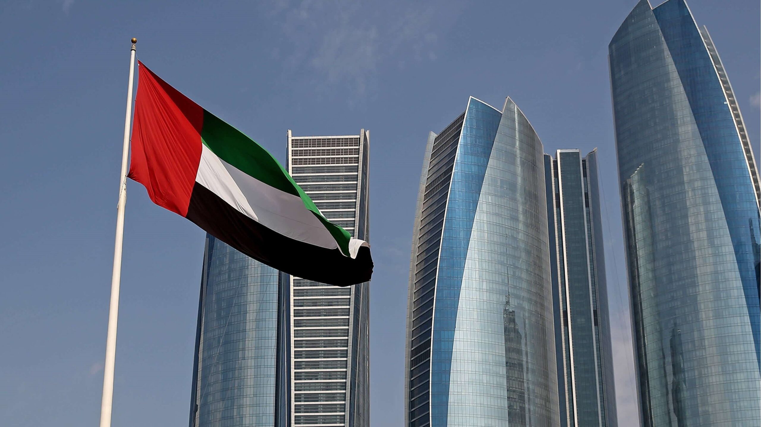 صورة حول : وزارة الدفاع الإماراتية: الدفاعات الجوية الإماراتية تتصدى لـ 174 صاروخاً و689 طائرة مسيرة وزارة الدفاع الإماراتية: الدفاعات الجوية الإماراتية تتصدى لـ 174 صاروخاً و689 طائرة مسيرة