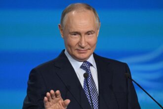 بوتين: روسيا مستعدة لاستخدام جميع الإمكانيات لتحقيق الاستقرار في الشرق الأوسط