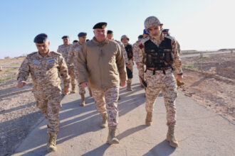 اللواء الركن الحنيطي يشدد على التعامل الحازم مع أي تهديد لأجواء المملكة