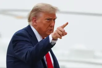 تهديد أمريكي لإيران: ضرب محتمل لمناطق جديدة