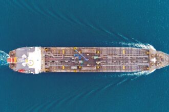 الكويت: الحادث البحري بعيد عن ميناء مبارك الكبير ولا يشكل تهديداً