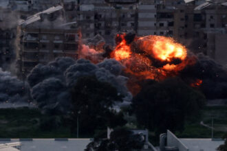 مقتل 11 شخصاً وإصابة 17 في غارات إسرائيلية على بعلبك وقلويه بلبنان