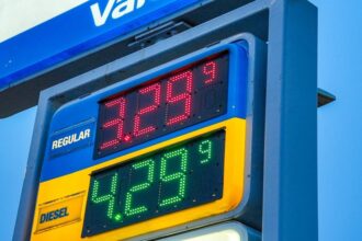 ارتفاع أسعار البنزين في الولايات المتحدة 14%