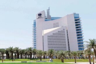 الكويت تخفّض إنتاج النفط احترازياً بسبب التوترات مع إيران