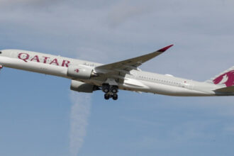 الخطوط الجوية القطرية تشغل رحلات محدودة عبر مسارات الطوارئ
