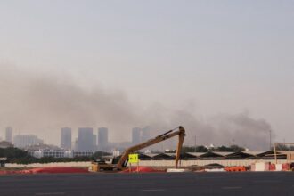 الإمارات تتصدى لاعتداءات إيران: الدفاعات الجوية تعترض 16 صاروخًا باليستيًا