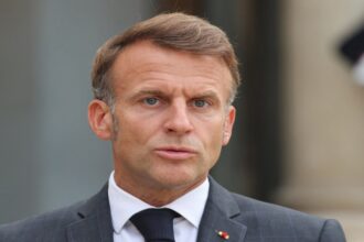 ماكرون يتوجه إلى قبرص لدعمها بعد هجوم الطائرات المسيرة وسط تصاعد التوتر الإقليمي