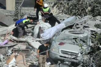 تصاعد حصيلة ضحايا الغارات الإسرائيلية في لبنان إلى 394 قتيلاً بينهم أطفال ونساء