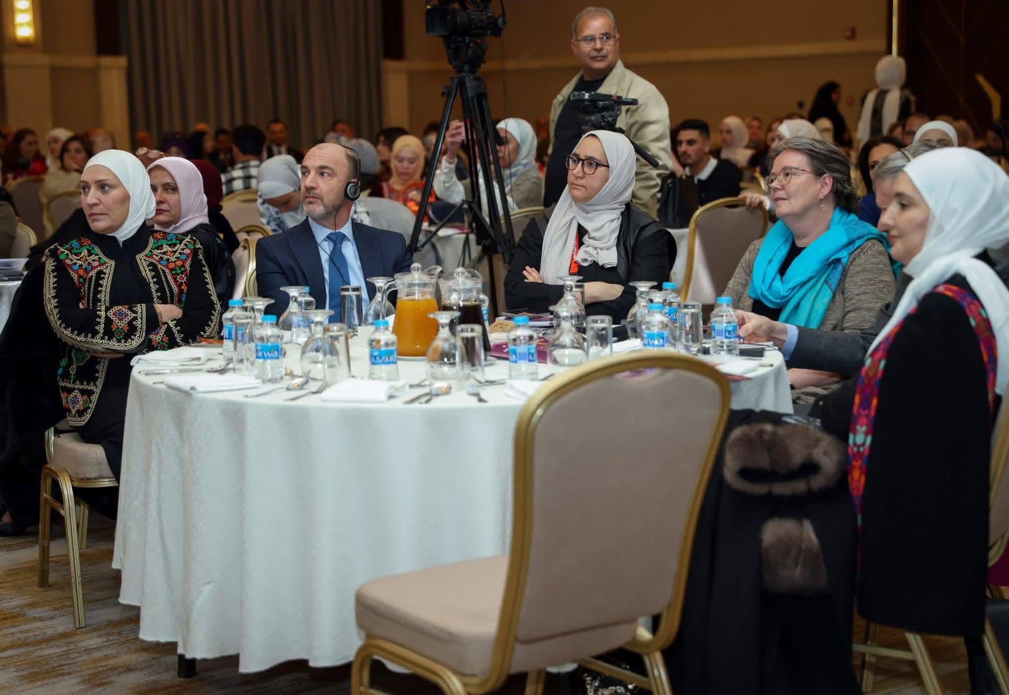 "راصد" يكرّم برلمانيات بمناسبة يوم المرأة العالمي