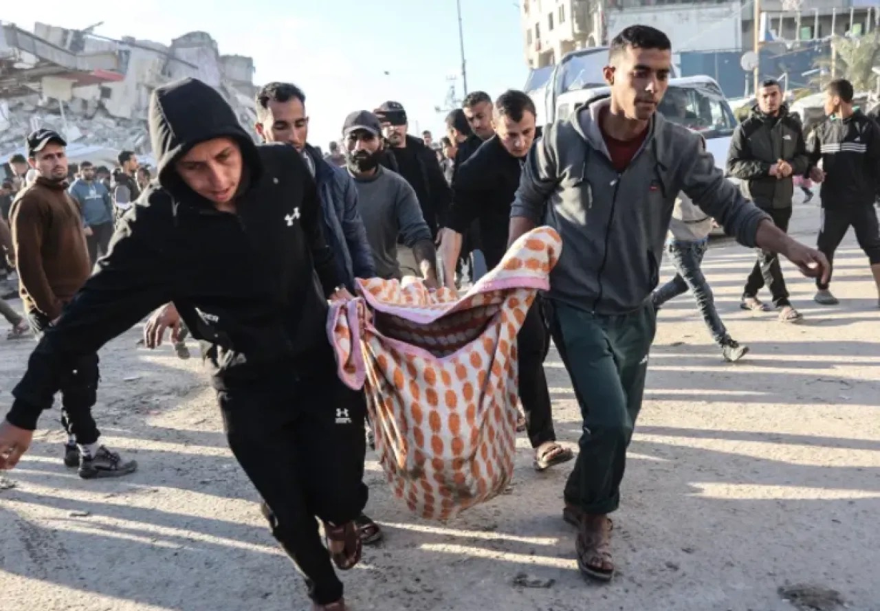 صورة حول : استشهاد 6 فلسطينيين وهجمات متفرقة للجيش الإسرائيلي استشهاد 6 فلسطينيين وهجمات متفرقة للجيش الإسرائيلي