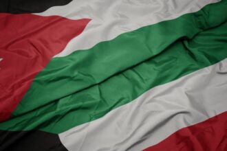 عاجل| الملك يعزي أمير الكويت باستشهاد ضابطين من أمن الحدود