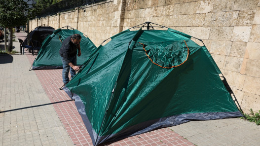 الجيش الإسرائيلي يجدد غاراته على جنوب لبنان وضاحية بيروت الجنوبية مع نزوح 760 ألف شخص