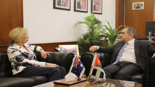 وزير الاستثمار يستقبل السفيرة الأسترالية