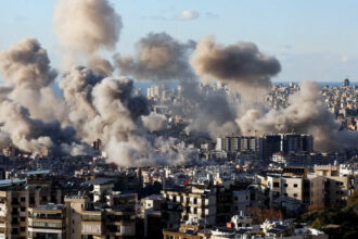 غارات إسرائيلية تستهدف مبنى سكنياً قرب مقر رئاسة الحكومة في بيروت