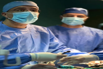 مستشفى الملكة رانيا للأطفال يُجري أول عمليتين باستخدام المنظار لعلاج أكياس رئوية لدى الأطفال