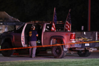 مقتل مشتبه به بعد اقتحام كنيس يهودي بشاحنة في ديترويت