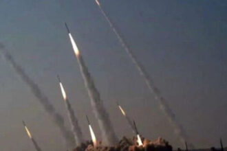 دوي انفجارات يسمع في أجواء القدس بعد إطلاق صواريخ من إيران