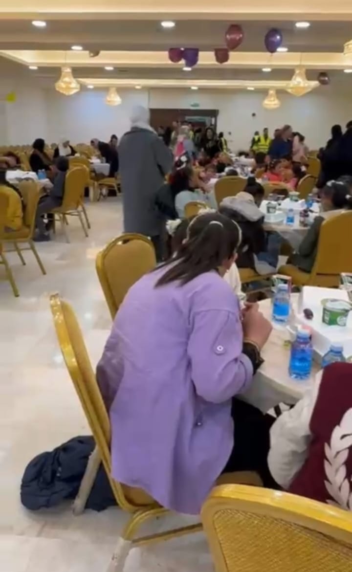 جمعية جبيهة الخيرية ترسم البهجة على وجوه الأيتام بإفطار رمضاني