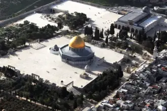 " فلسطين الأعيان" تدين إغلاق الأقصى وتحمل الاحتلال المسؤولية