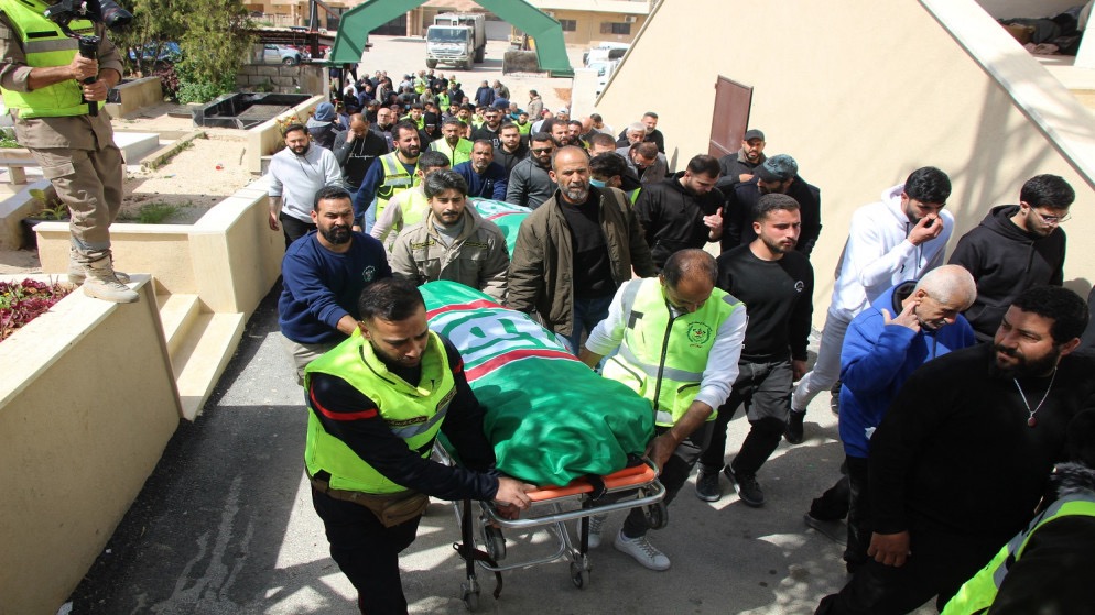 ارتفاع حصيلة القتلى في لبنان إلى 687 وإسرائيل تهدد بتوسيع عملياتها ضد حزب الله