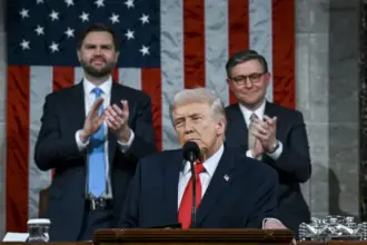 ترامب يثير الجدل بتصريحات عن “ضم كوبا”