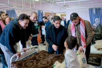 رابطة اللاعبين الأردنيين تقدم الهدايا للأطفال المرضى