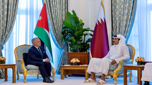 عاجل| الملك و أمير قطر يبحثان التصعيد ويدينان الهجمات الإيرانية