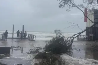 إعصار ناريلي يضرب أستراليا ويعطل منشآت الغاز