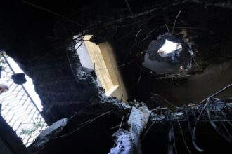 استشهاد 3 فلسطينيات وإصابة 13 جراء سقوط صواريخ على بيت عوا جنوب الخليل