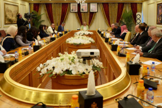 لجنة الأعيان تطلع على مبادرة السلط تقرأ