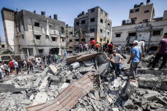 استشهاد 4 فلسطينيين جراء غارات الاحتلال على غزة صباح الخميس