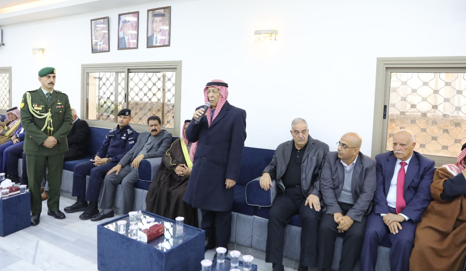 مندوبًا عن الملك وولي العهد.. العيسوي يعزي عشائر القاضي والزعبي والفريحات