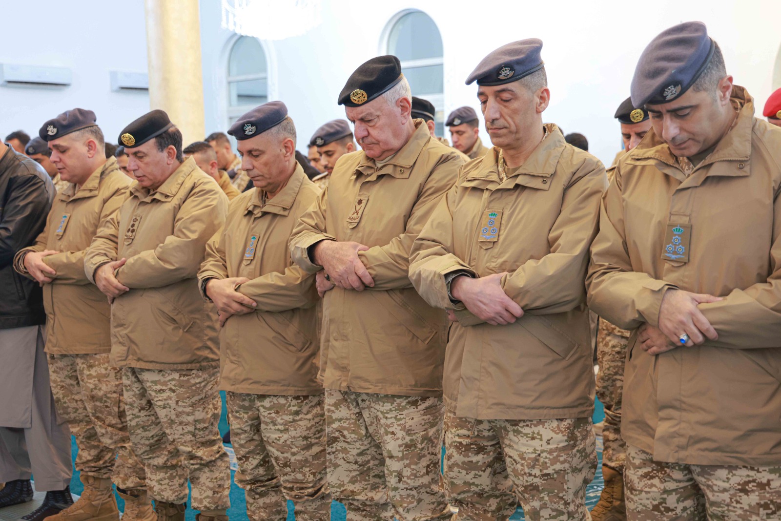 الحنيطي يؤدي صلاة العيد مع مرتبات سلاح الجو الملكي ويؤكد جاهزية القوات المسلحة